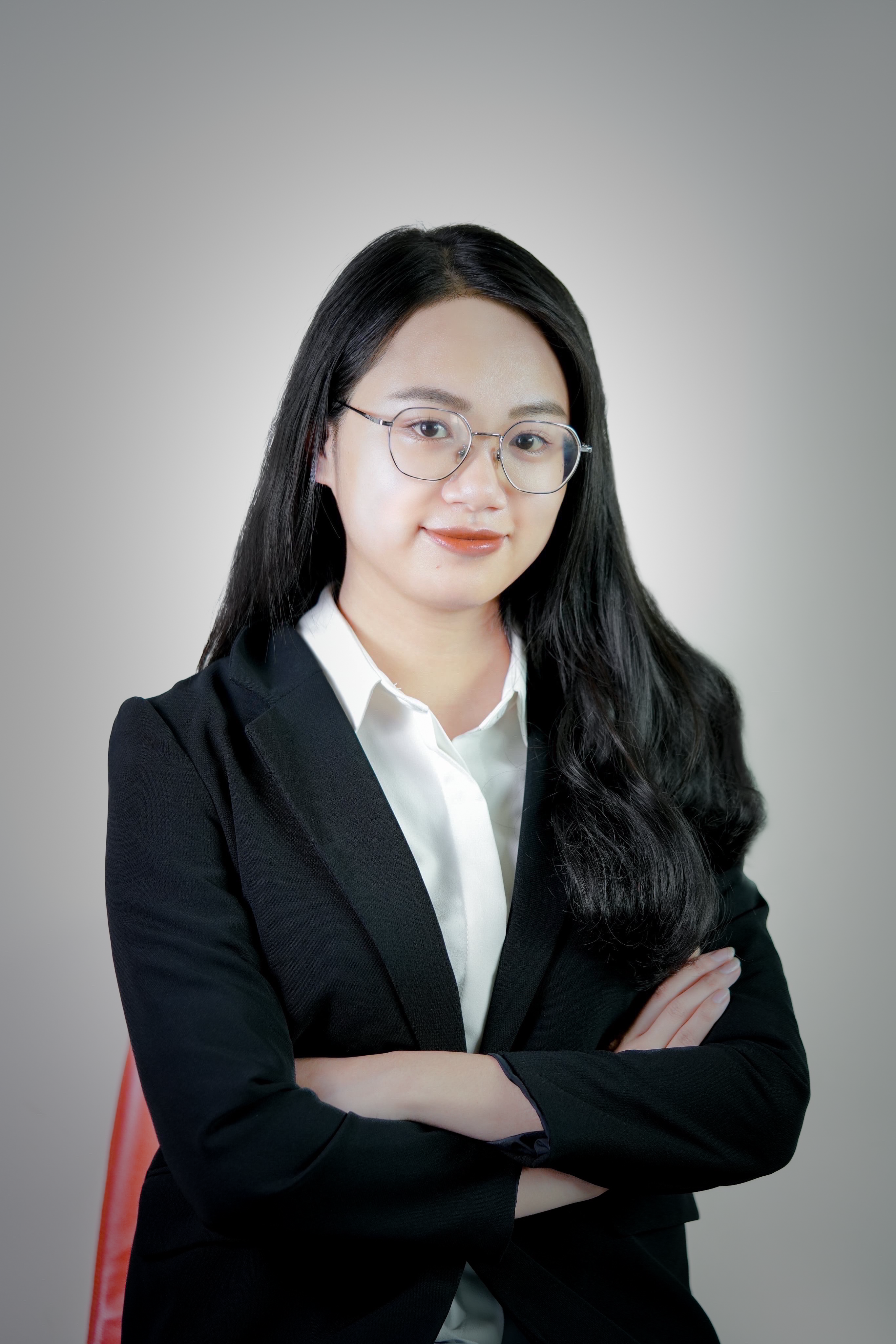 Bà Hoàng Minh Thùy