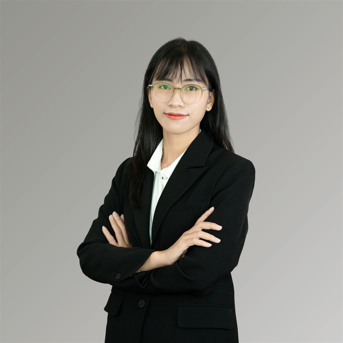 MS. HOANG THI QUYNH